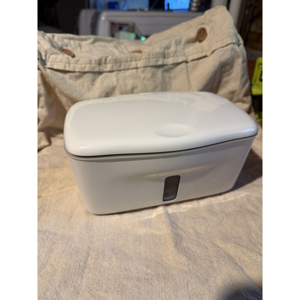 OXO Tot Perfect Pull Wipes Dispenser